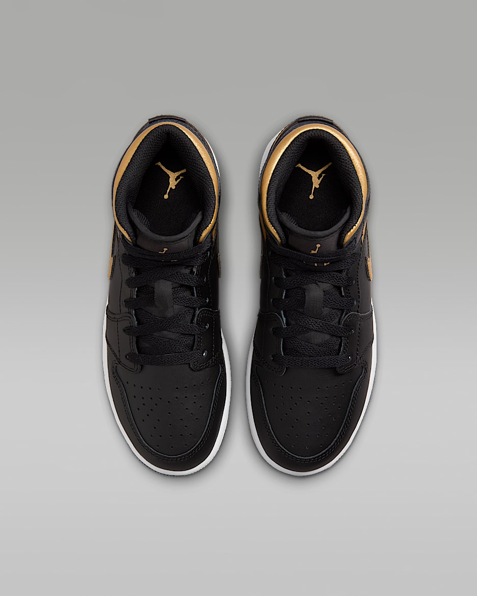 Air Jordan 1 Mid Older Kids Shoes